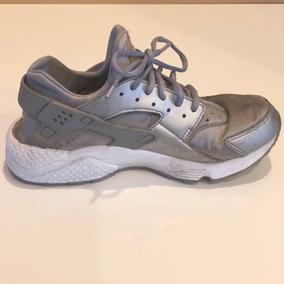 Silver Huarache Sneakers - Picture 2 of 8